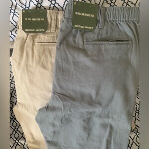 Lot of 2 Mutual Weave Men's Pull-On Pleated with drawstrings - Gray and khaki